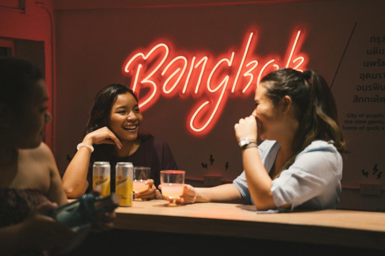 HQ Hostel Silom Bangkok Buitenkant foto