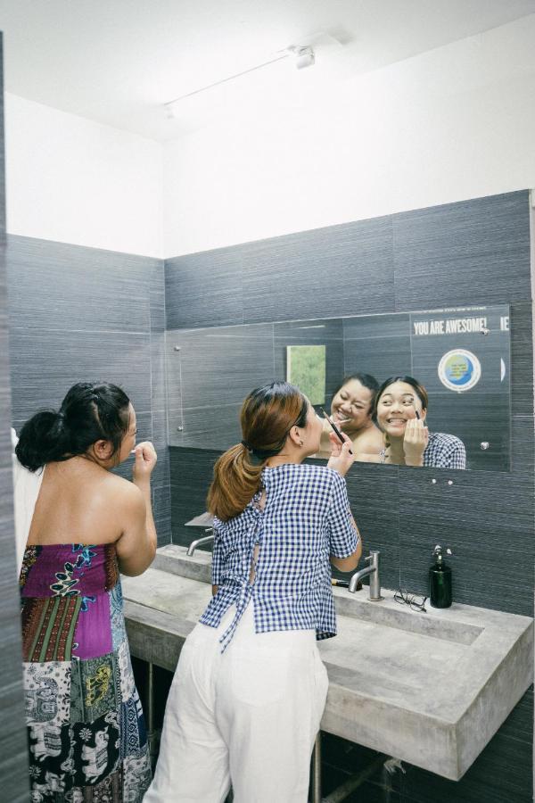 HQ Hostel Silom Bangkok Buitenkant foto