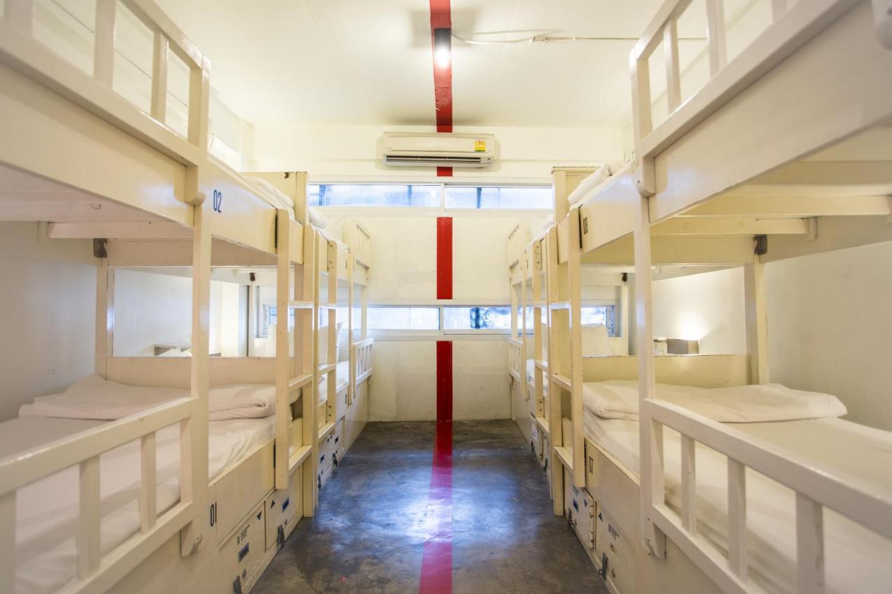 HQ Hostel Silom Bangkok Buitenkant foto