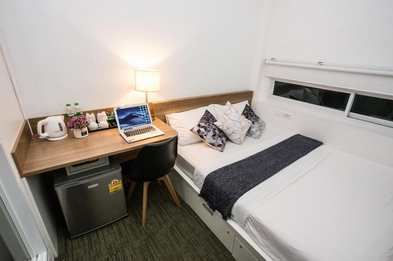 HQ Hostel Silom Bangkok Buitenkant foto