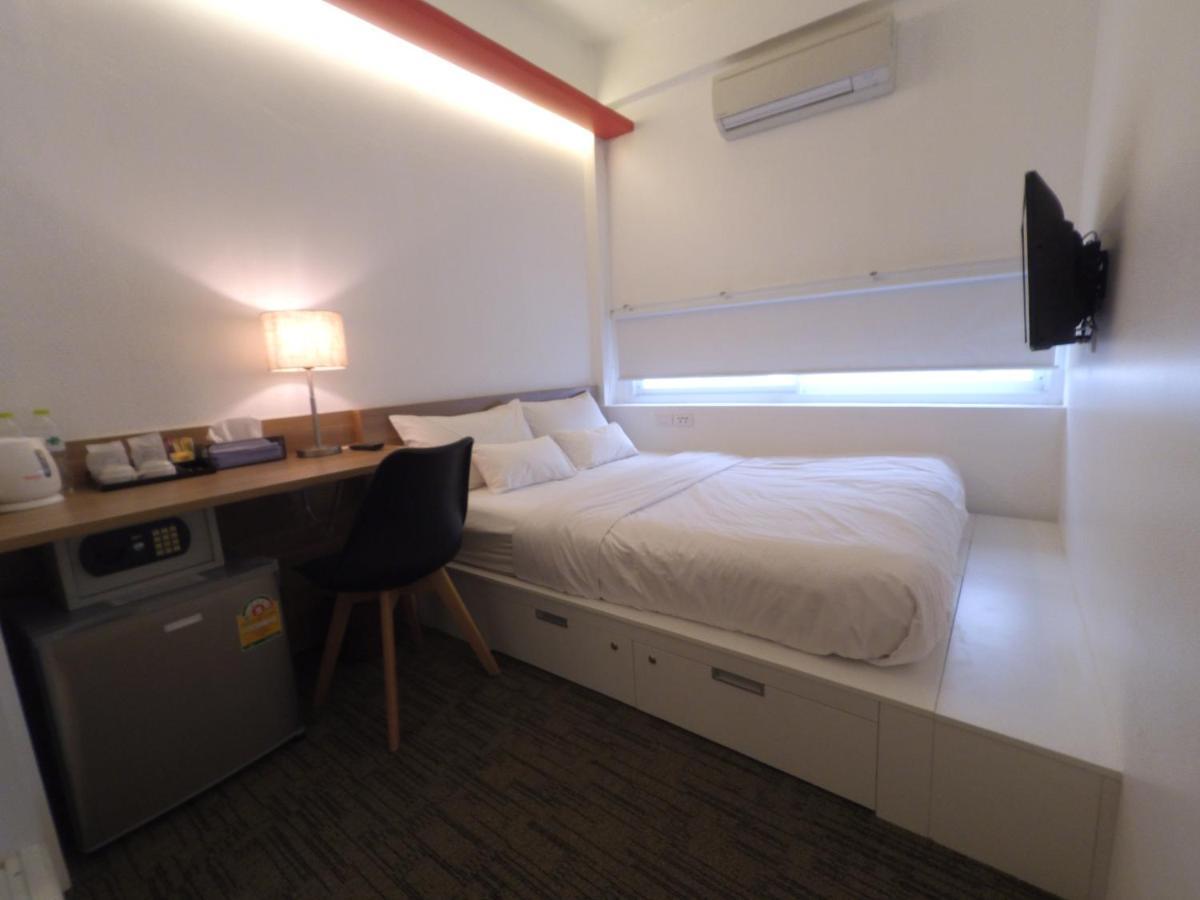 HQ Hostel Silom Bangkok Buitenkant foto